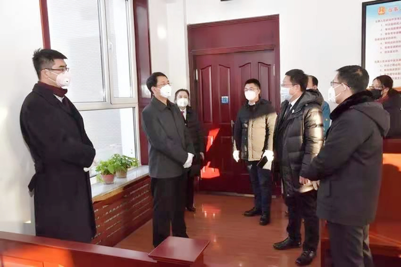 段文龍在沈北新區(qū)法院虎石臺人民法庭調(diào)研