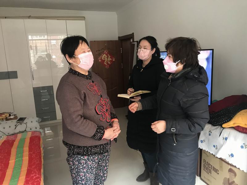 深入居民家中進(jìn)行地毯式摸排、登記