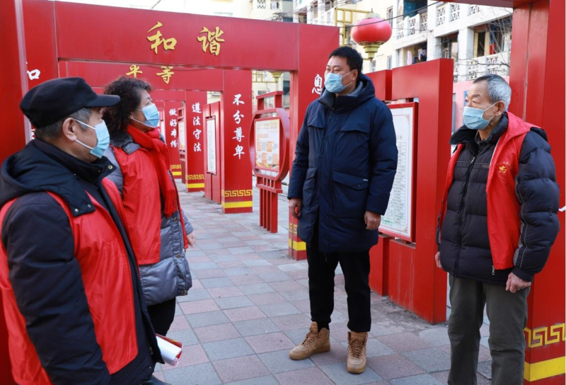 本溪市委政法委機(jī)關(guān)黨支部主動與社區(qū)進(jìn)行對接