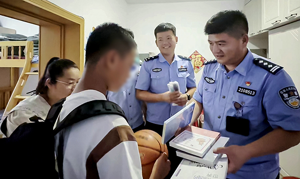 圖7，李長征走訪戒毒人員家屬