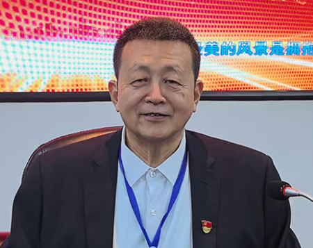 鞍山市創(chuàng)業(yè)企業(yè)協(xié)會(huì)會(huì)長(zhǎng)、黨支部書記  常玉書2